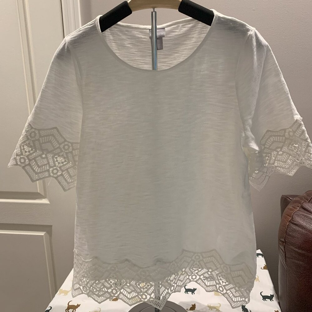 White Cotton Top with Lace Detail at the Sleeves and Hem